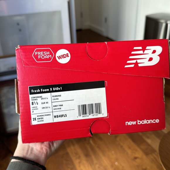 NEW IN BOX New Balance Fresh Foam X 840v1 Arctic Grey w Raspberry Sneakers - Picture 11 of 12